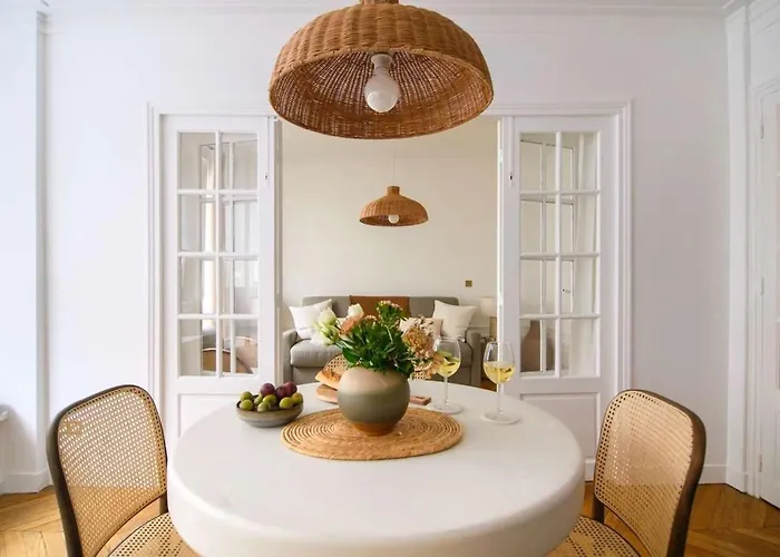 Deco St Antoine Apartment Paris