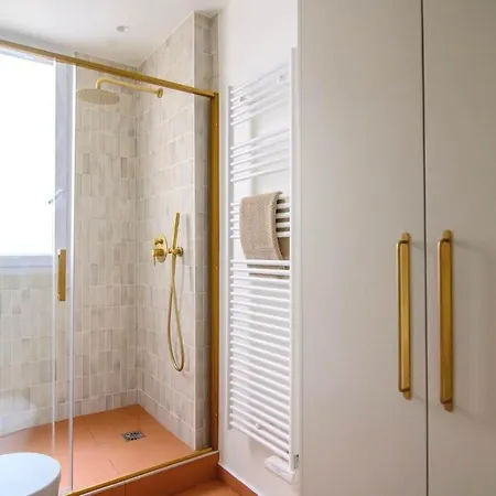 Deco St Antoine شقة